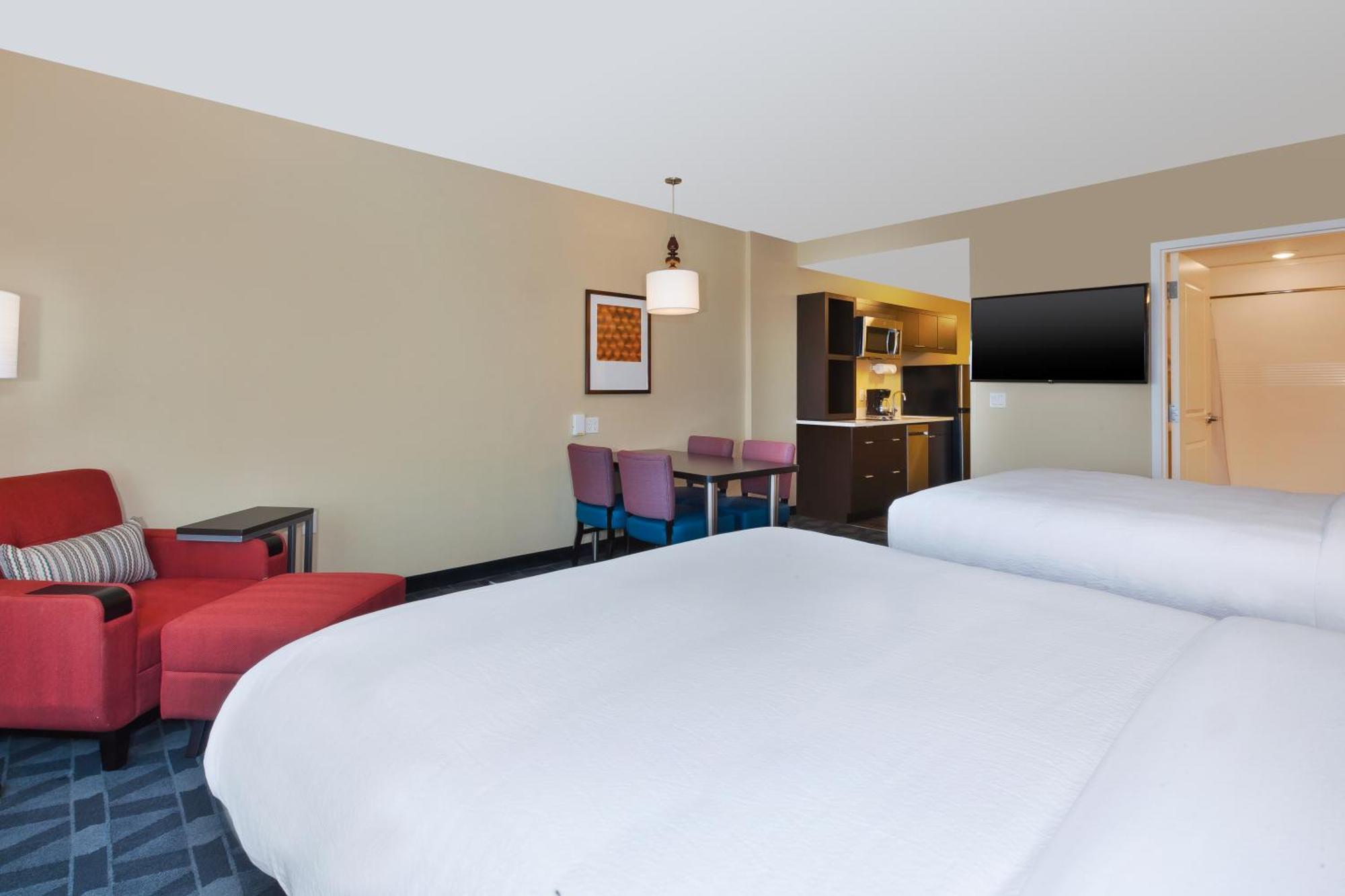 Towneplace Suites By Marriott Grand Rapids Airport Southeast Exterior photo