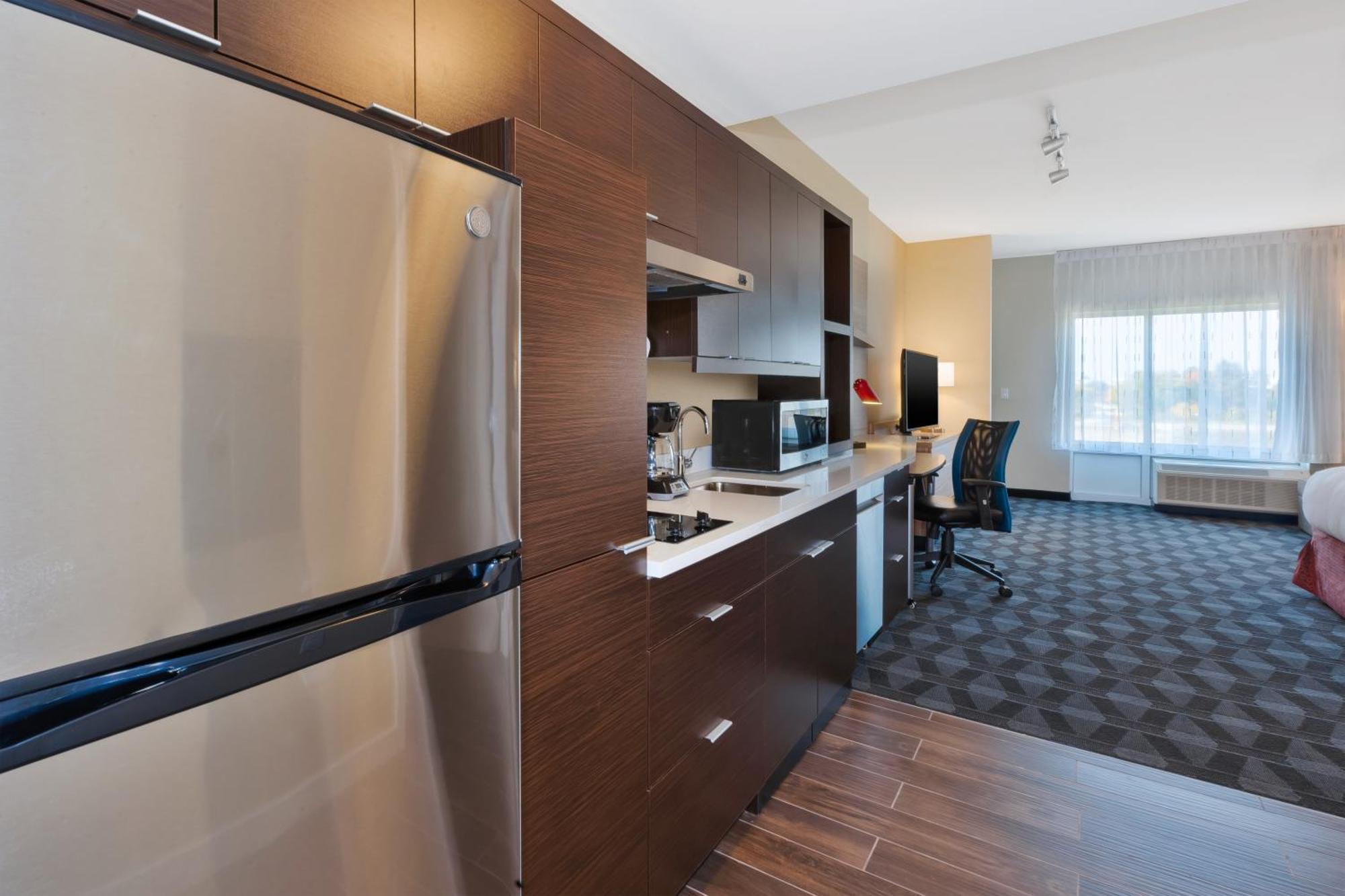 Towneplace Suites By Marriott Grand Rapids Airport Southeast Exterior photo