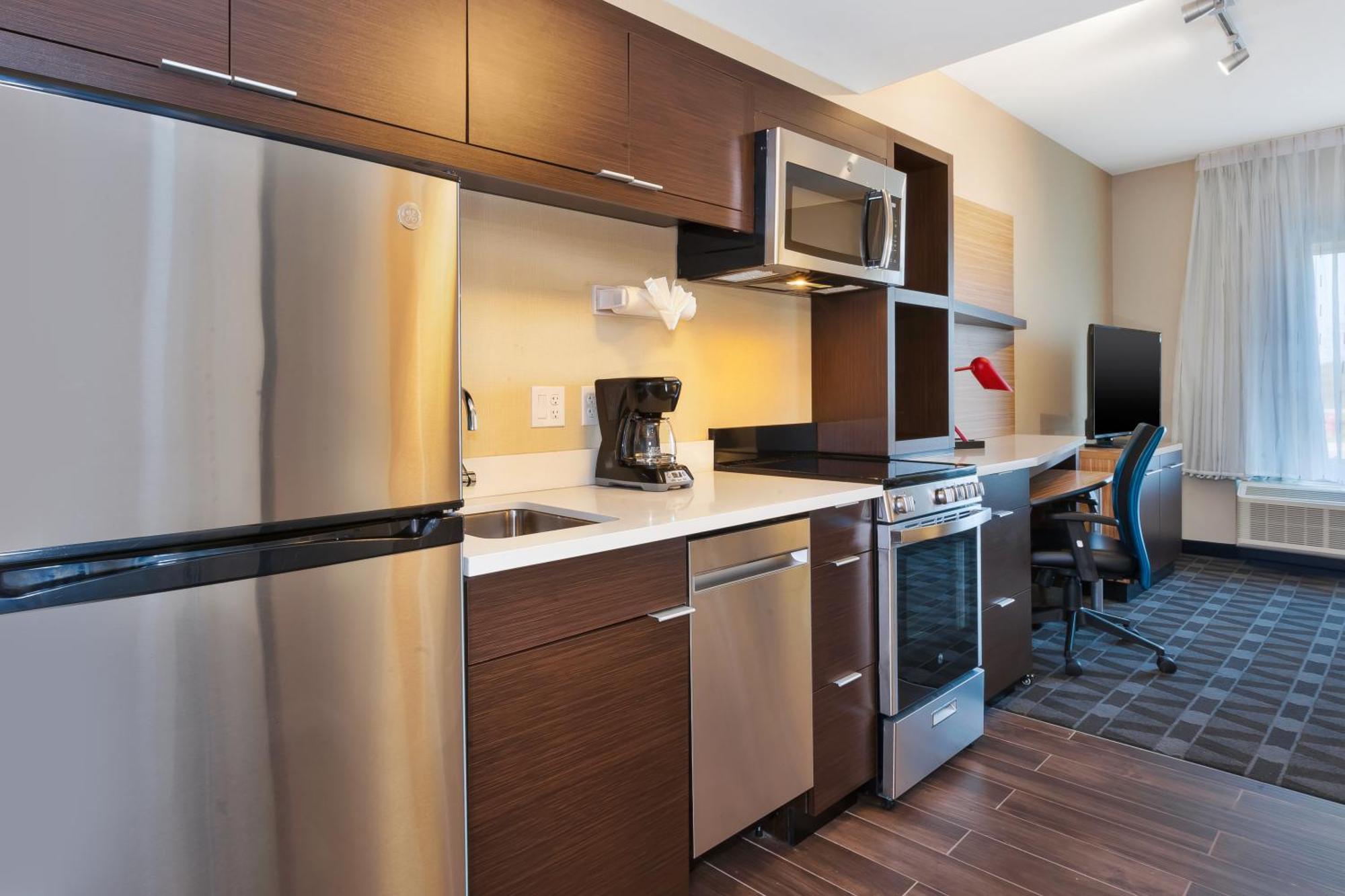 Towneplace Suites By Marriott Grand Rapids Airport Southeast Exterior photo
