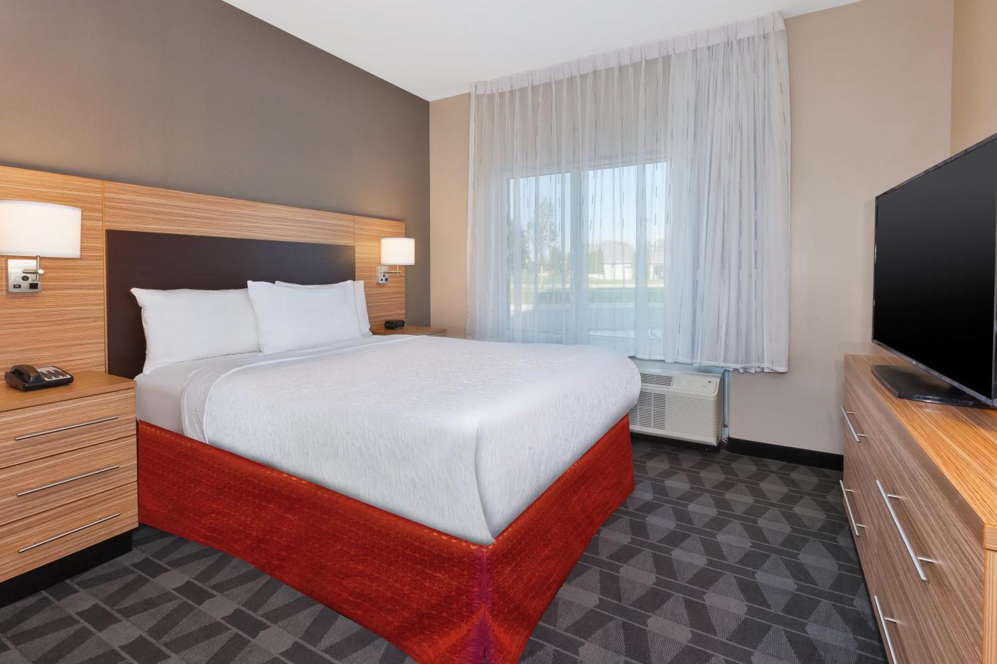 Towneplace Suites By Marriott Grand Rapids Airport Southeast Exterior photo